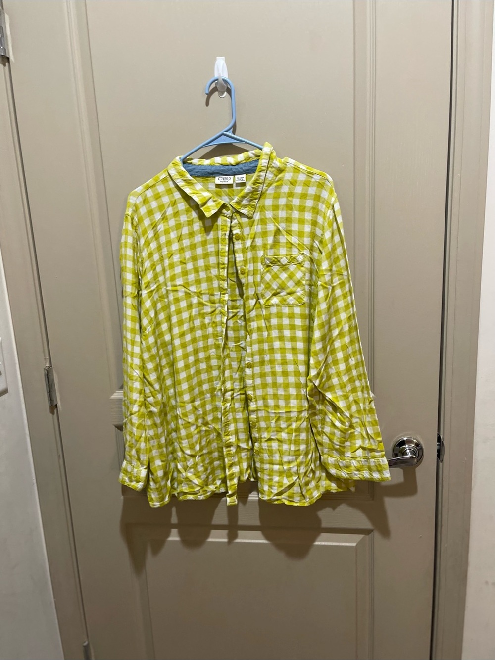 Springy!  🌷🌷🌷. Lightweight Yellow Gingham Button-Up Shirt.  Size 26/28W
